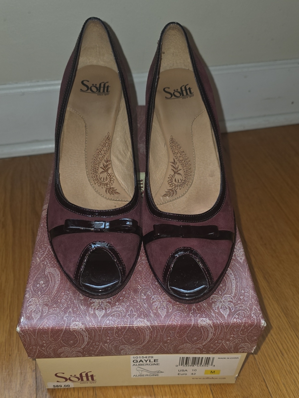 Women's Aubergine Suede Bow Peep-Toe Pumps Sofft Brand Sz 10